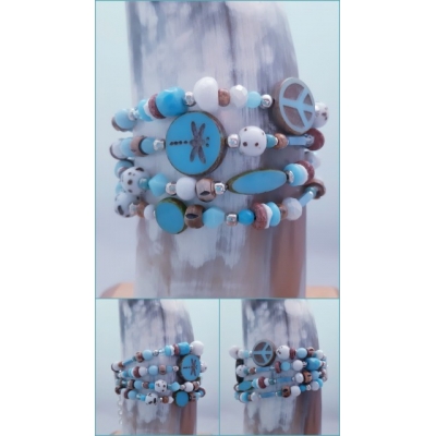 kralenarmband in lichtblauw/ wit kralenarmband in lichtblauw/ wit